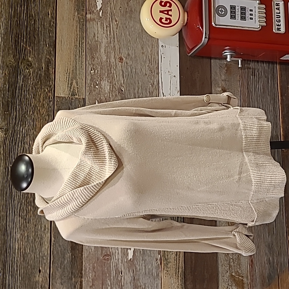 Leo Nicole sweater